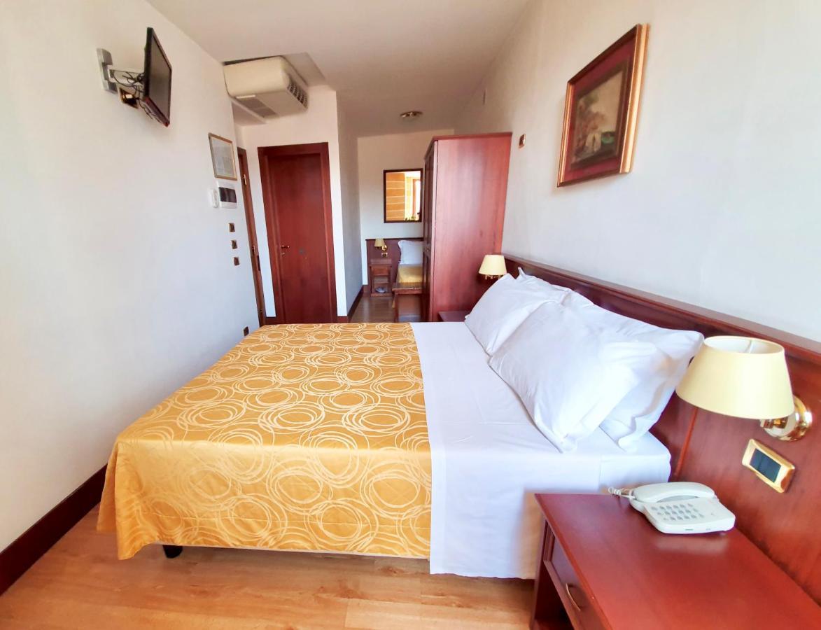 Hotel Aurora فيرونا المظهر الخارجي الصورة